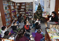 Story Telling in the Library (3)